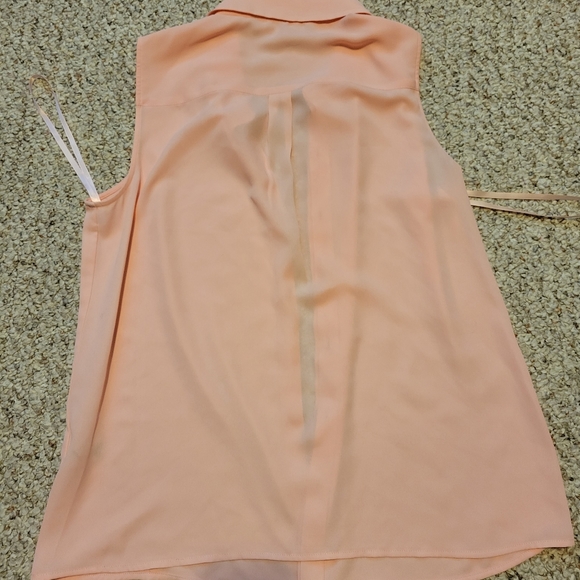 Karl Lagerfeld Women's Med peach thin top NWOT - Picture 2 of 3